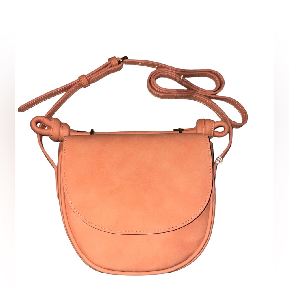 Universal Threads Classic Crossbody Saddle Bag in Coral NWT